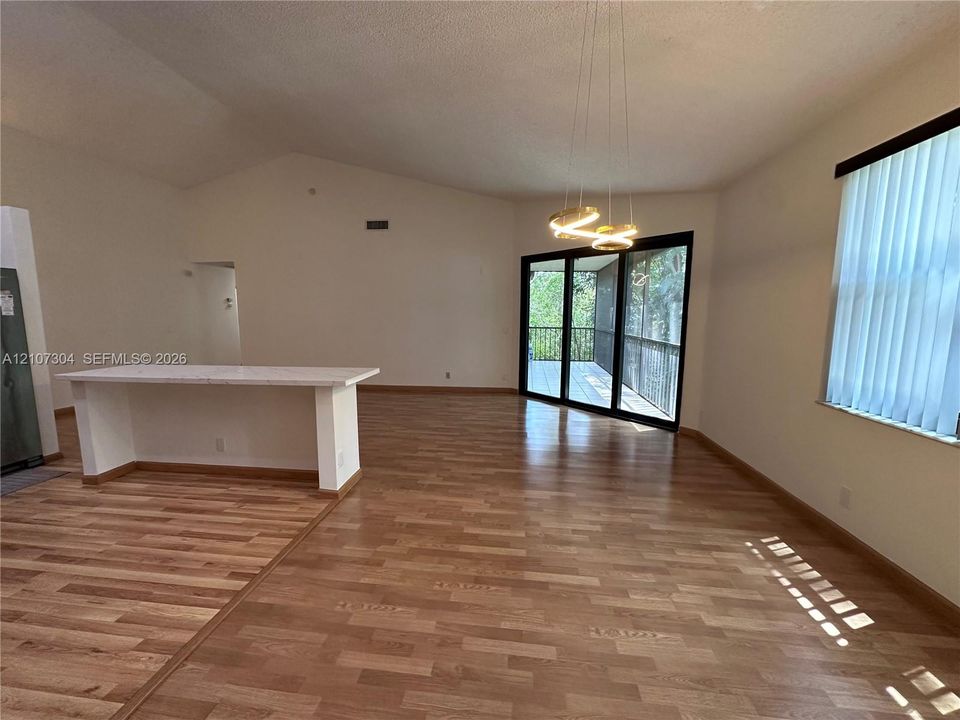 For Rent: $3,500 (3 beds, 2 baths, 1747 Square Feet)