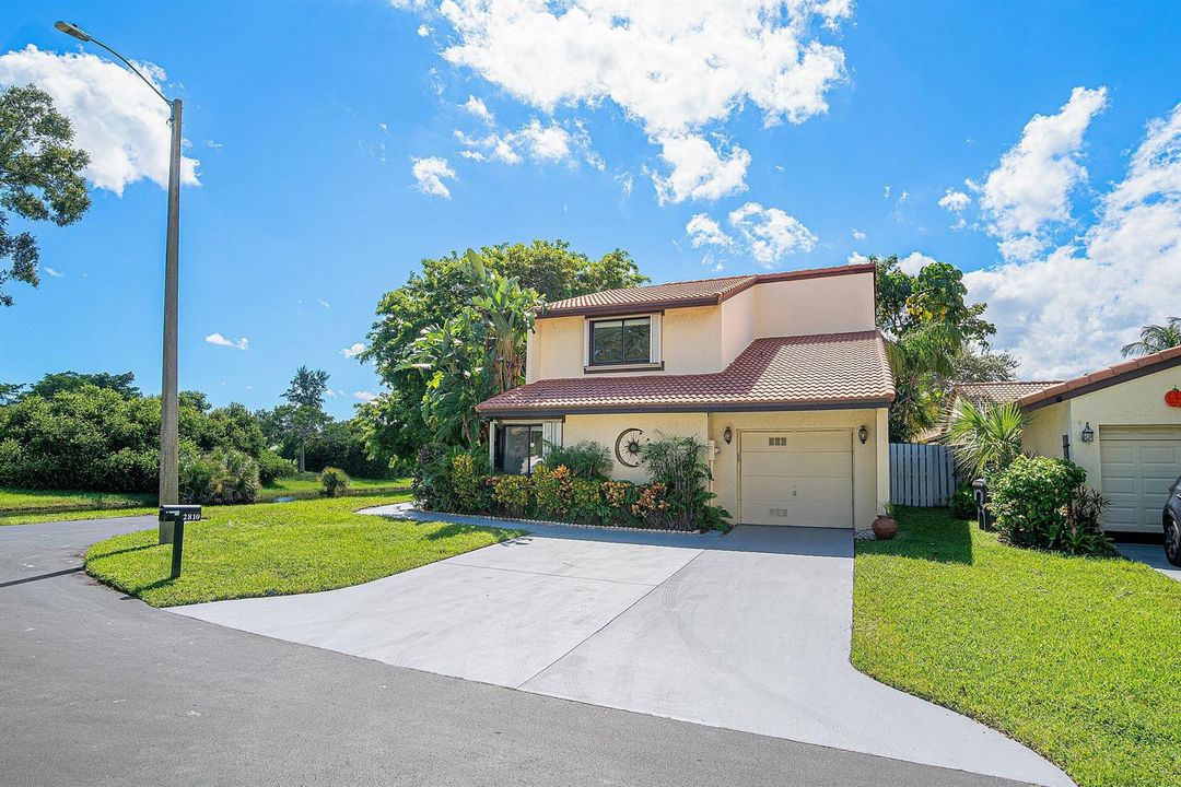 2810 SAND PINES CT.