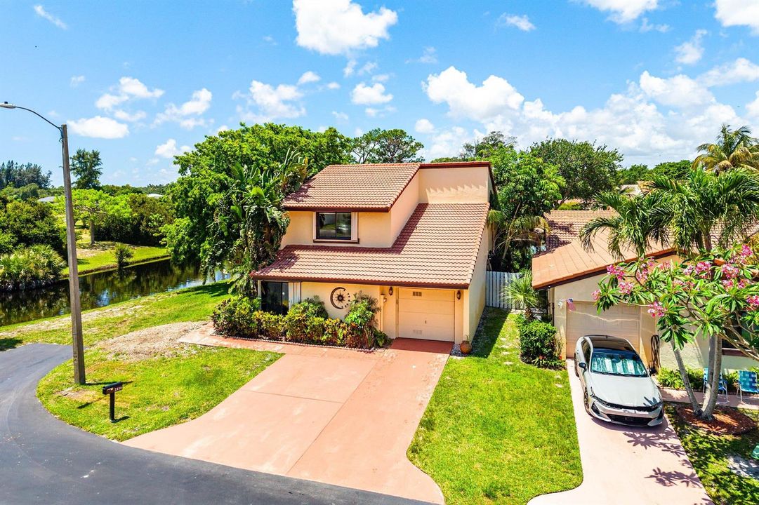 2810 SAND PINES CT.