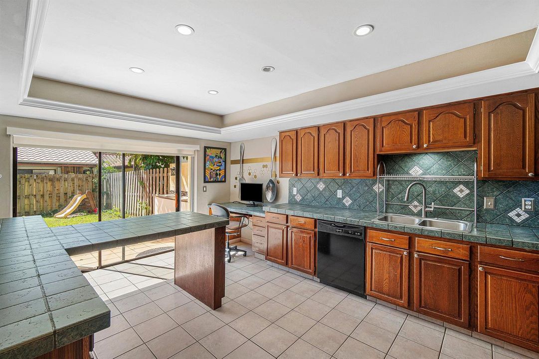 2810 SAND PINES CT.