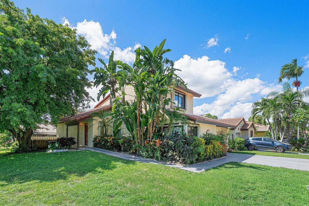 2810 SAND PINES CT.