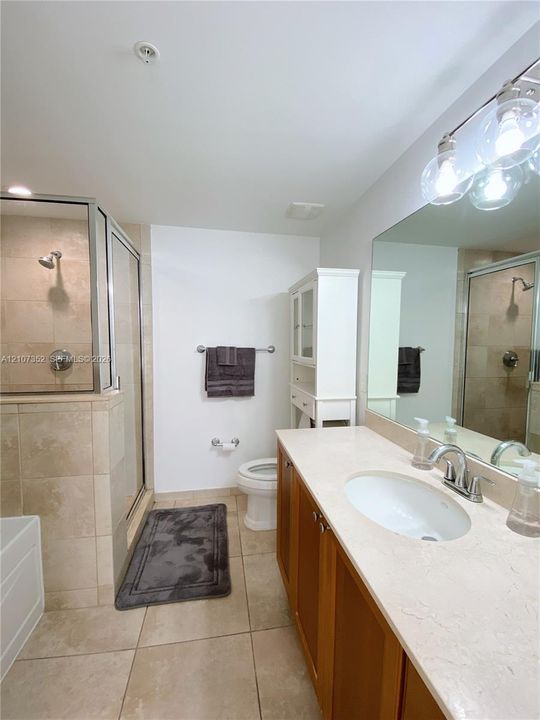 В аренду: $4,300 (2 спален, 2 ванн, 1189 Квадратных фут)
