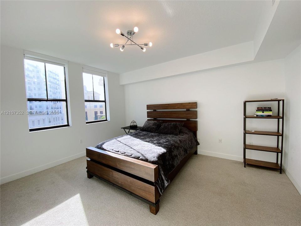 В аренду: $4,300 (2 спален, 2 ванн, 1189 Квадратных фут)