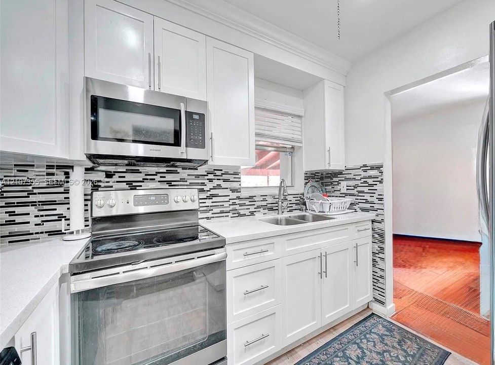 En Venta: $495,000 (4 camas, 2 baños, 1308 Pies cuadrados)