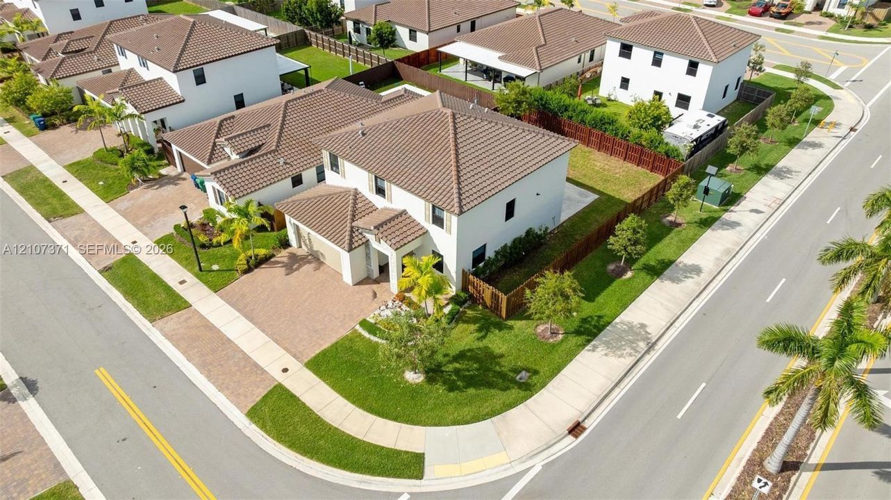 На продажу: $690,000 (5 спален, 3 ванн, 2640 Квадратных фут)