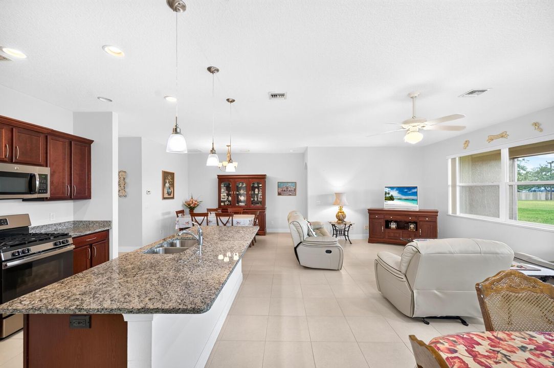 727 Honeybell Ct SW-14