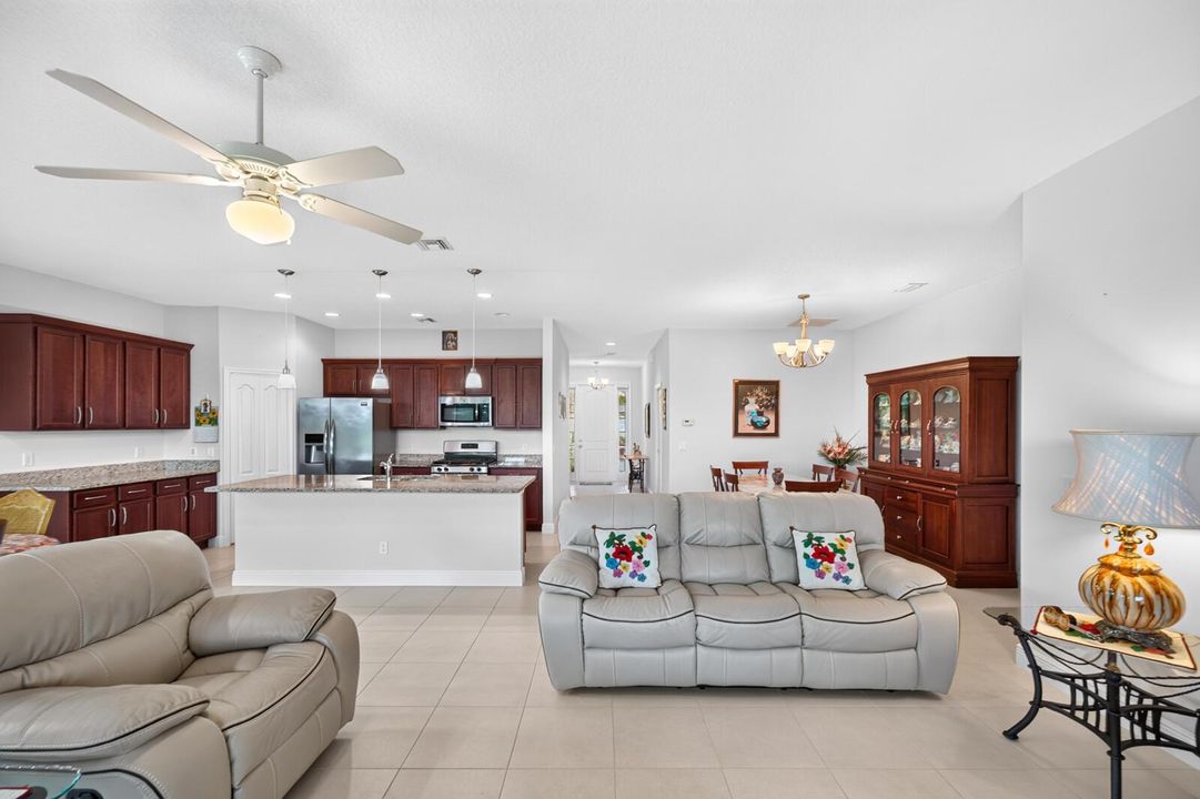 727 Honeybell Ct SW-21