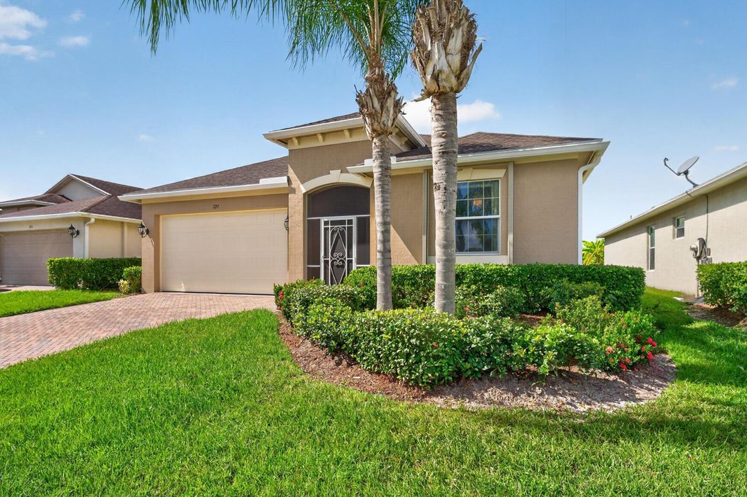 727 Honeybell Ct SW-3