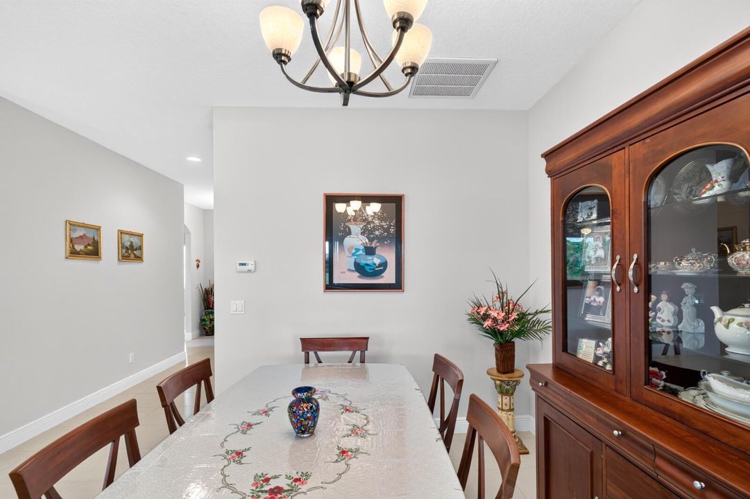 727 Honeybell Ct SW-22