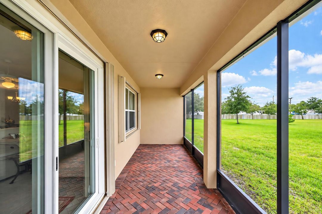 727 Honeybell Ct SW-17