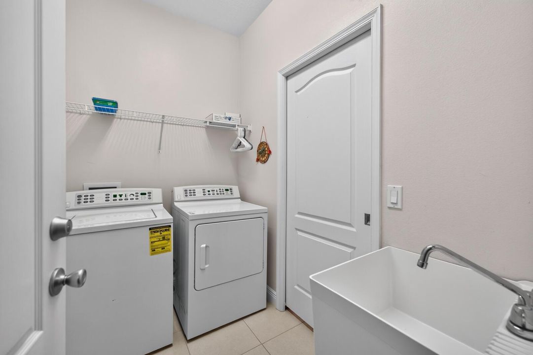 727 Honeybell Ct SW-40