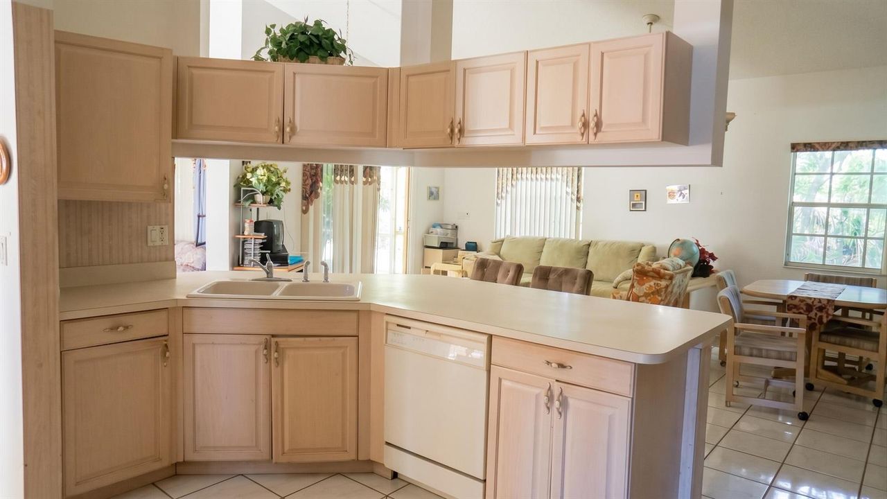 23 - Kitchen