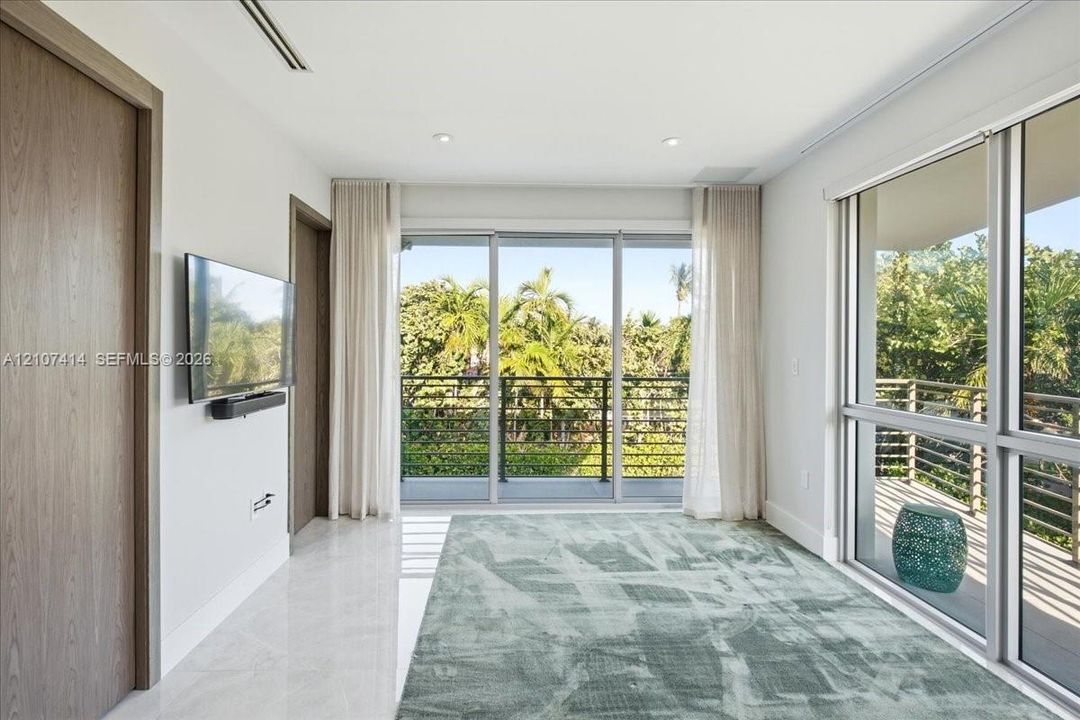 En Venta: $7,599,000 (6 camas, 6 baños, 3980 Pies cuadrados)