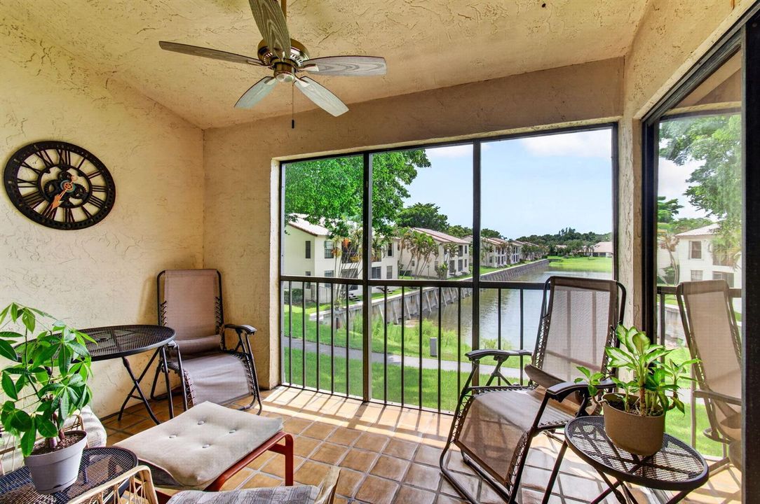 330 Palmwood #208