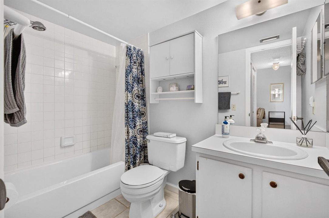 2nd Bathroom