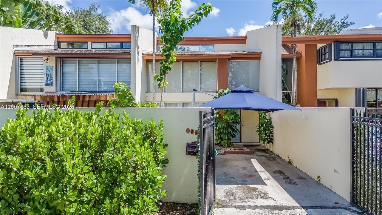 For Rent: $3,600 (2 beds, 2 baths, 1716 Square Feet)