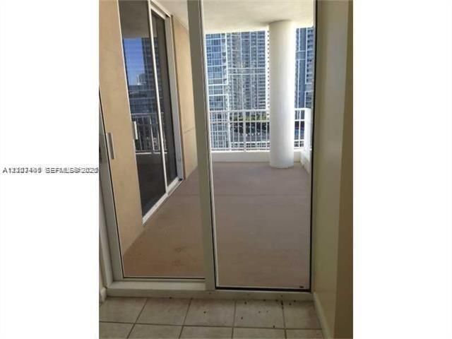 В аренду: $4,600 (2 спален, 2 ванн, 1230 Квадратных фут)