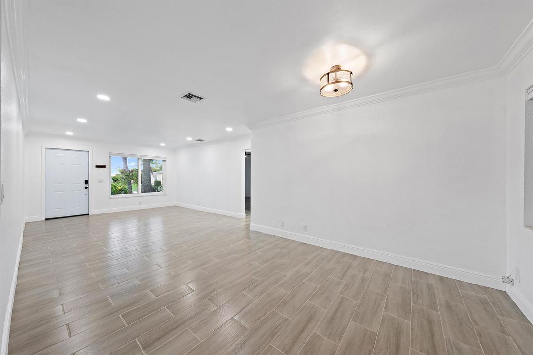 5521 Parker Ave-27