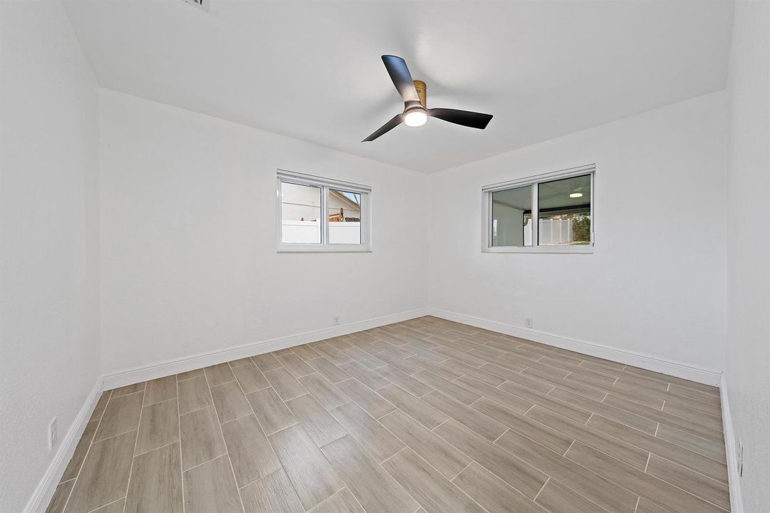 5521 Parker Ave-12