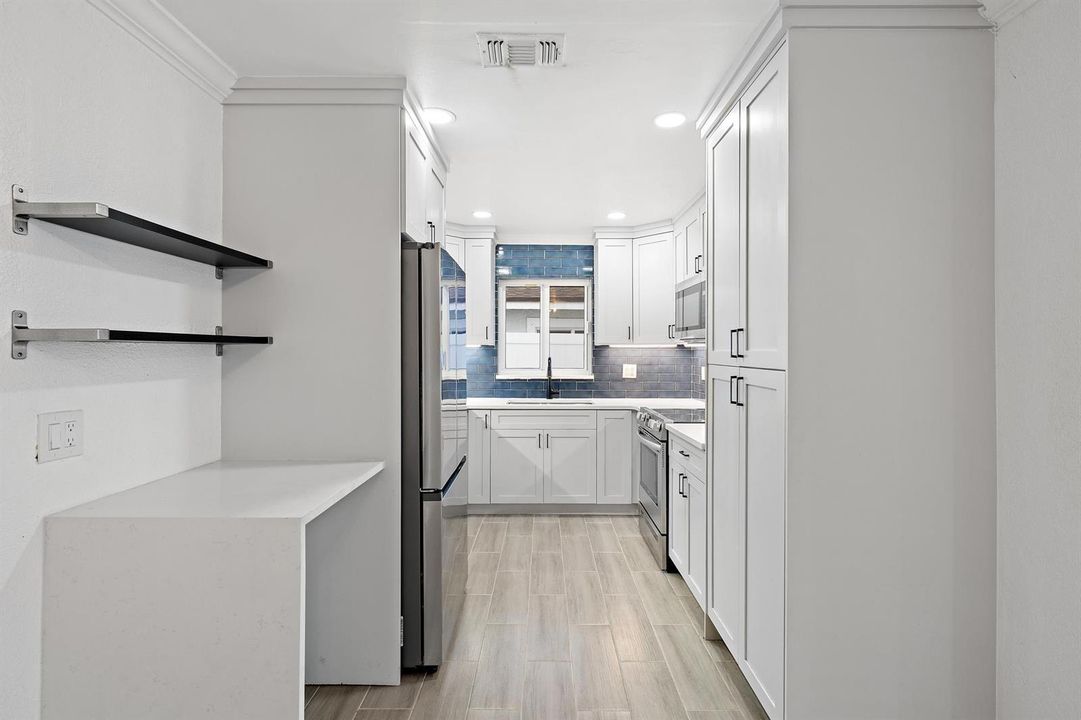 5521 Parker Ave-22