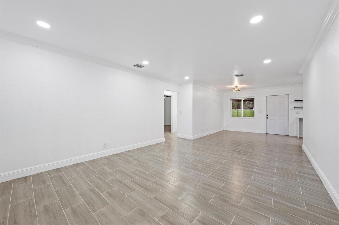 5521 Parker Ave-20