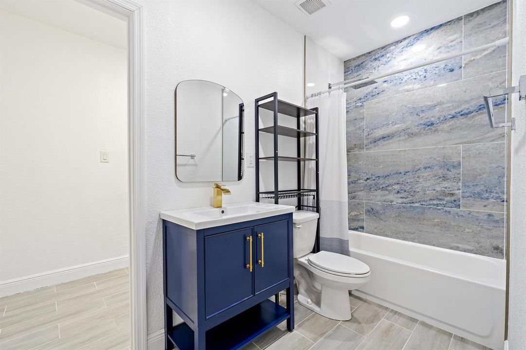 5521 Parker Ave-18