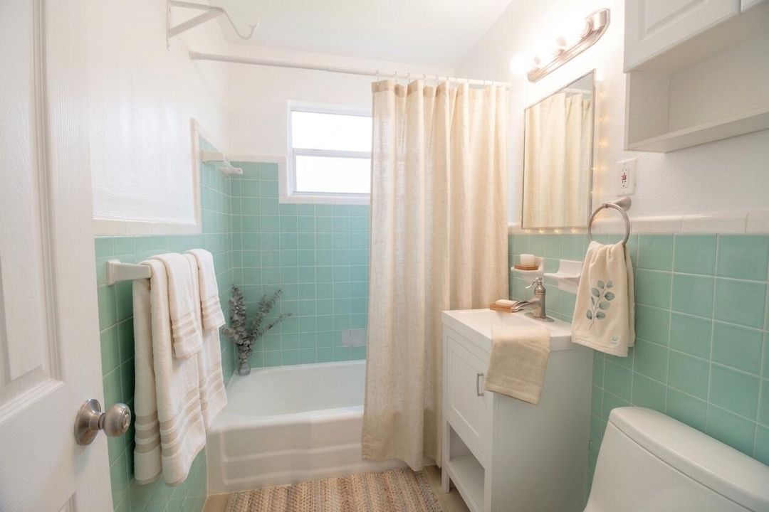 Virtually Staged bathroom