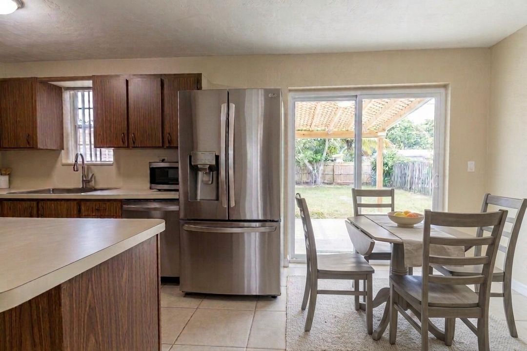 virtually staged dinette area