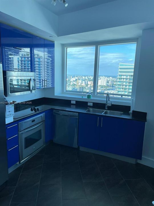 В аренду: $6,700 (3 спален, 3 ванн, 1386 Квадратных фут)