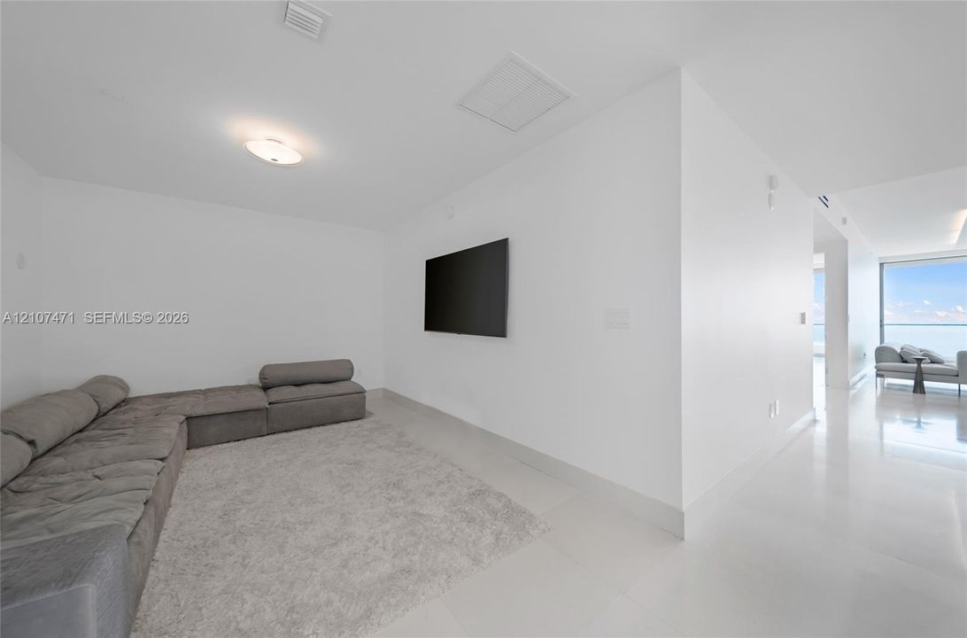 В аренду: $42,000 (2 спален, 3 ванн, 2526 Квадратных фут)