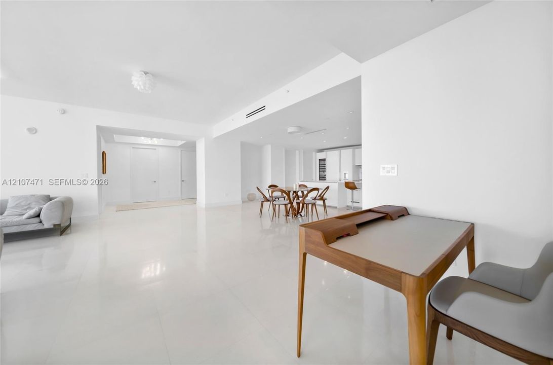 В аренду: $42,000 (2 спален, 3 ванн, 2526 Квадратных фут)