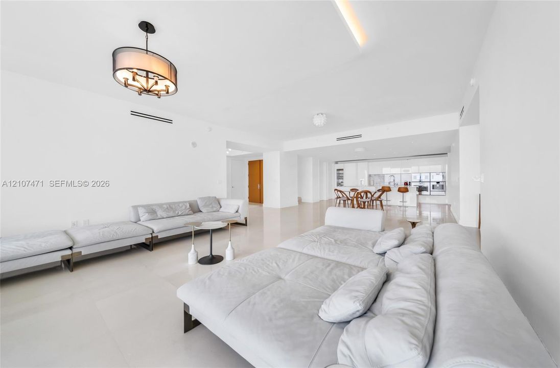 В аренду: $42,000 (2 спален, 3 ванн, 2526 Квадратных фут)