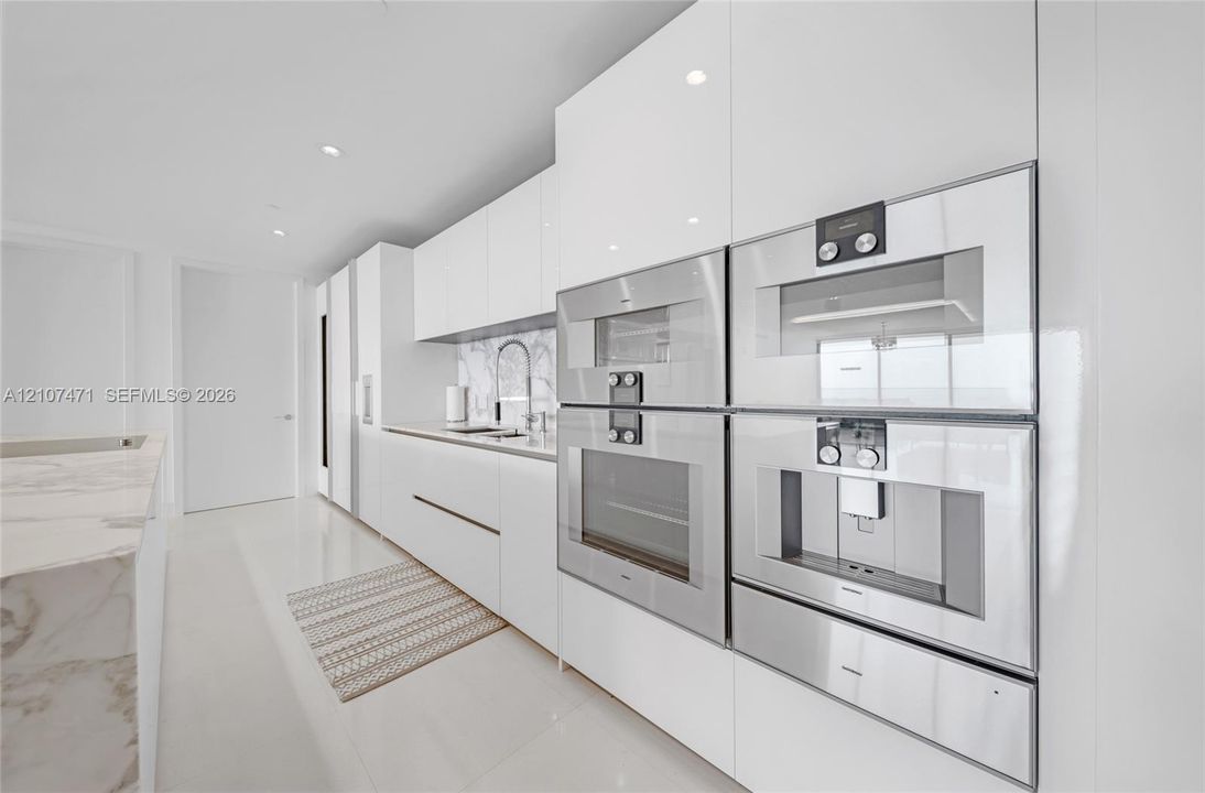 В аренду: $42,000 (2 спален, 3 ванн, 2526 Квадратных фут)