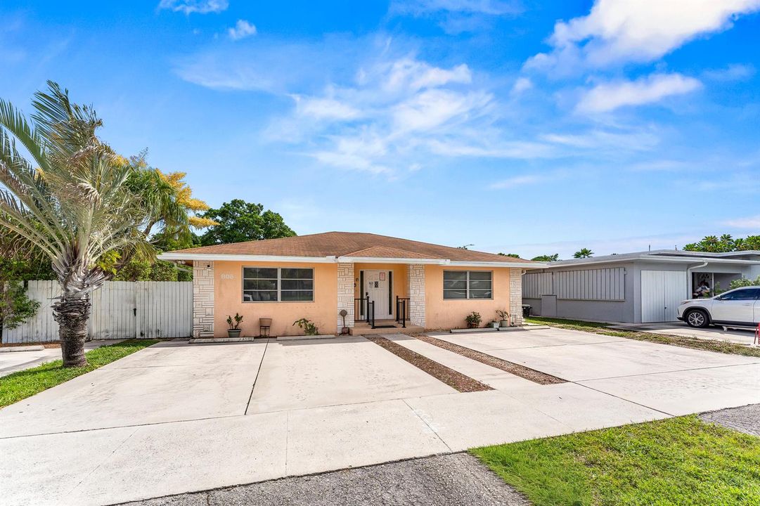 003-808SouthBroadway-Lantana-FL-33462-FU