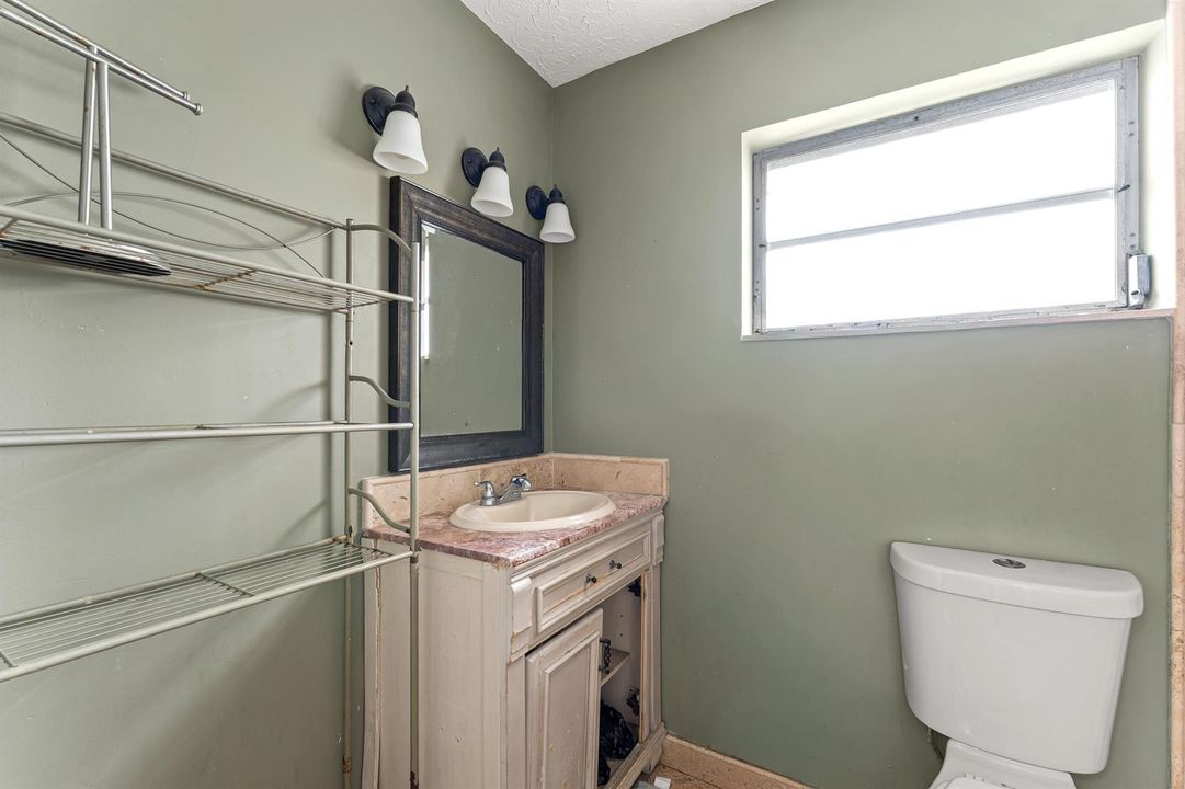 011-808SouthBroadway-Lantana-FL-33462-FU
