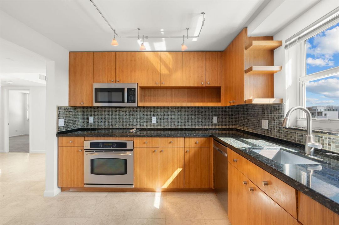 12-web-or-mls-3015 N Ocean Blvd 5F Fort