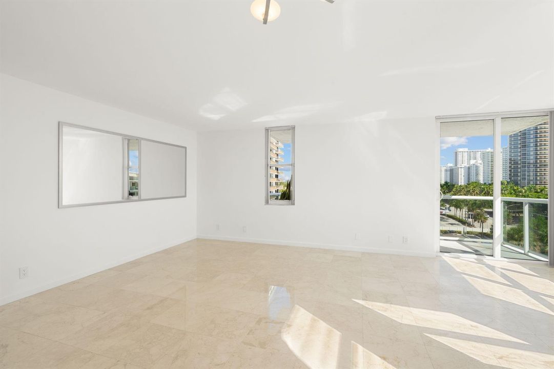 18-web-or-mls-3015 N Ocean Blvd 5F Fort