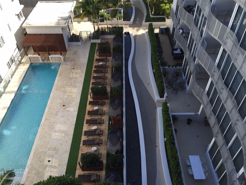 For Rent: $3,775 (1 beds, 1 baths, 716 Square Feet)