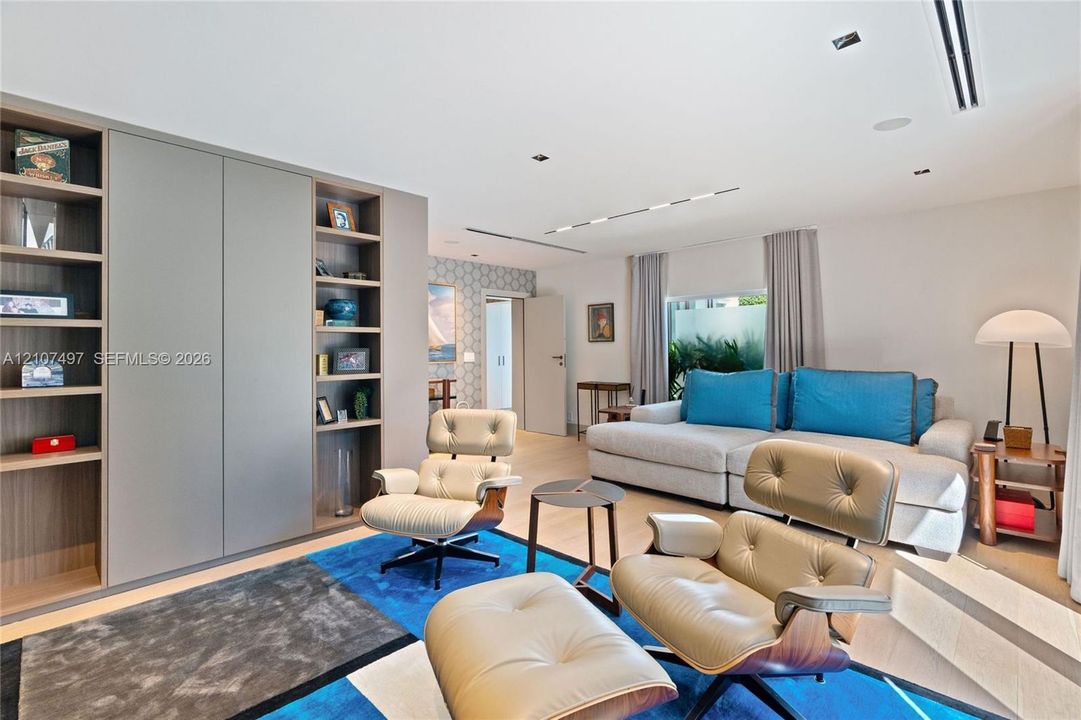 For Sale: $3,950,000 (2 beds, 3 baths, 2699 Square Feet)