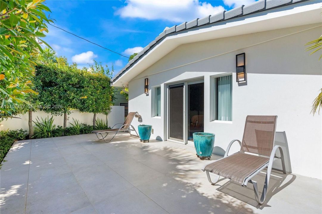 For Sale: $3,950,000 (2 beds, 3 baths, 2699 Square Feet)