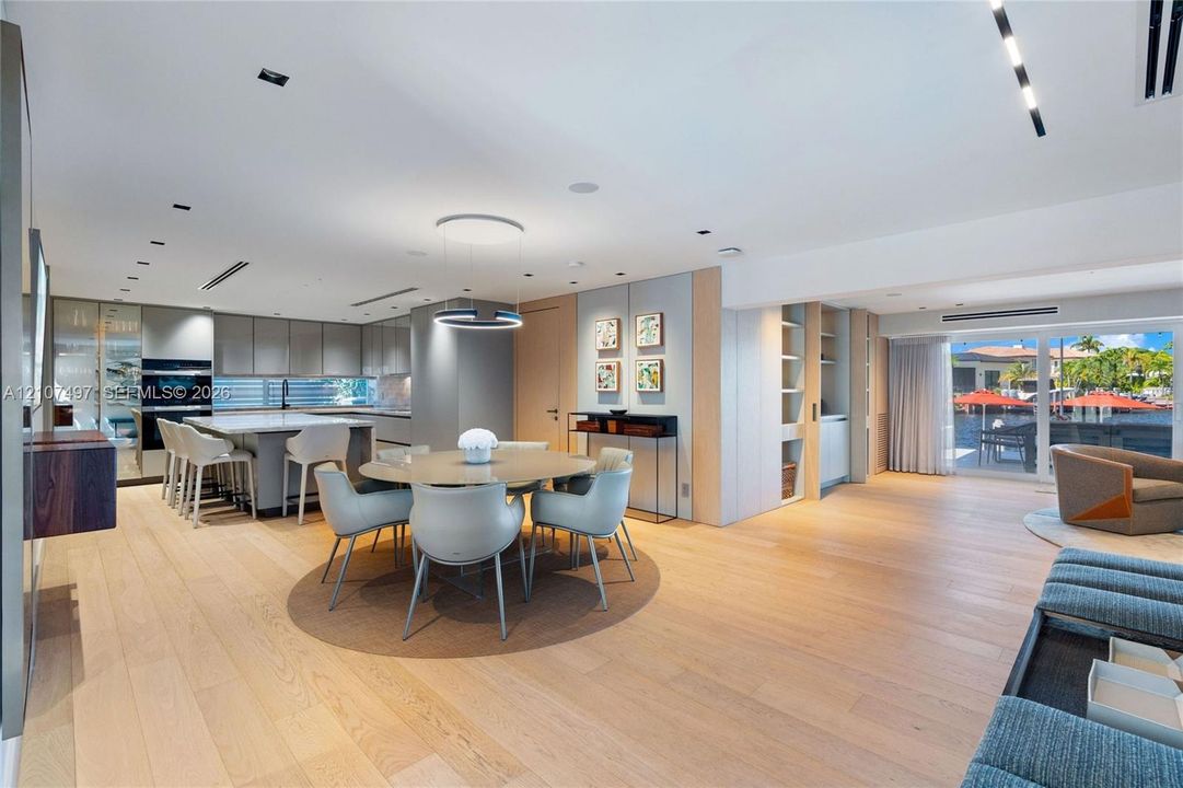 For Sale: $3,950,000 (2 beds, 3 baths, 2699 Square Feet)