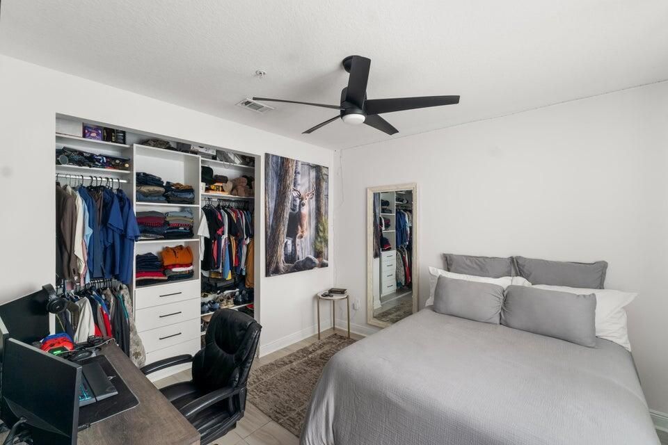 Town House Main Bedroom Pic 4