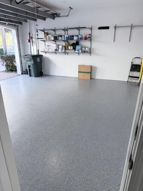Town House Garage pic 2