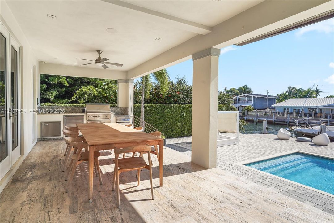En Venta: $5,250,000 (5 camas, 3 baños, 3400 Pies cuadrados)