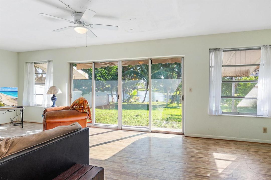 216 Tam O Shanter Dr-12
