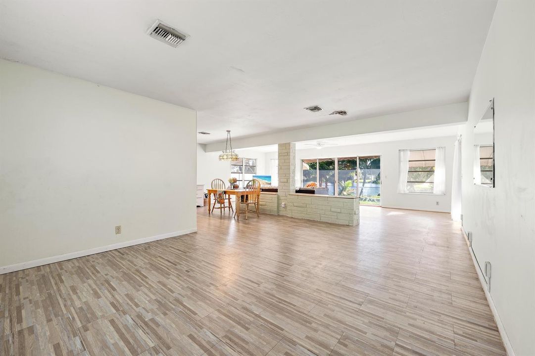 216 Tam O Shanter Dr-7