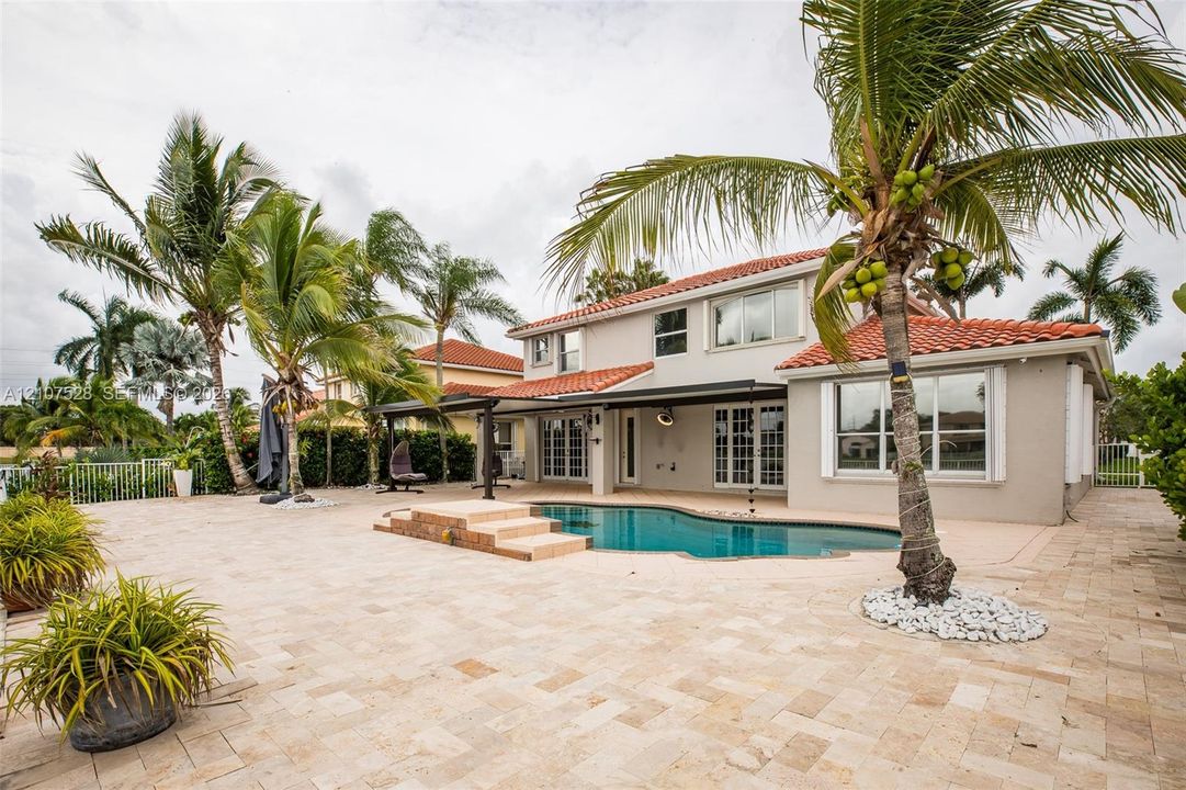 For Rent: $6,750 (5 beds, 3 baths, 2879 Square Feet)