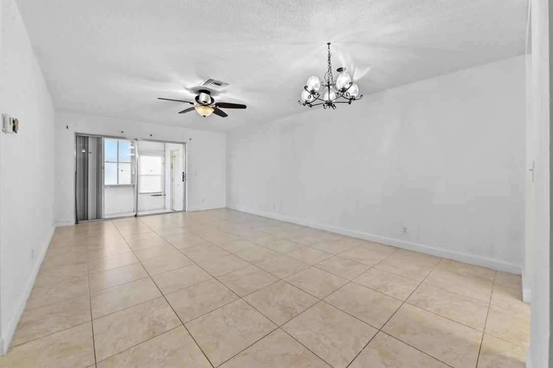 05 Dining area 01