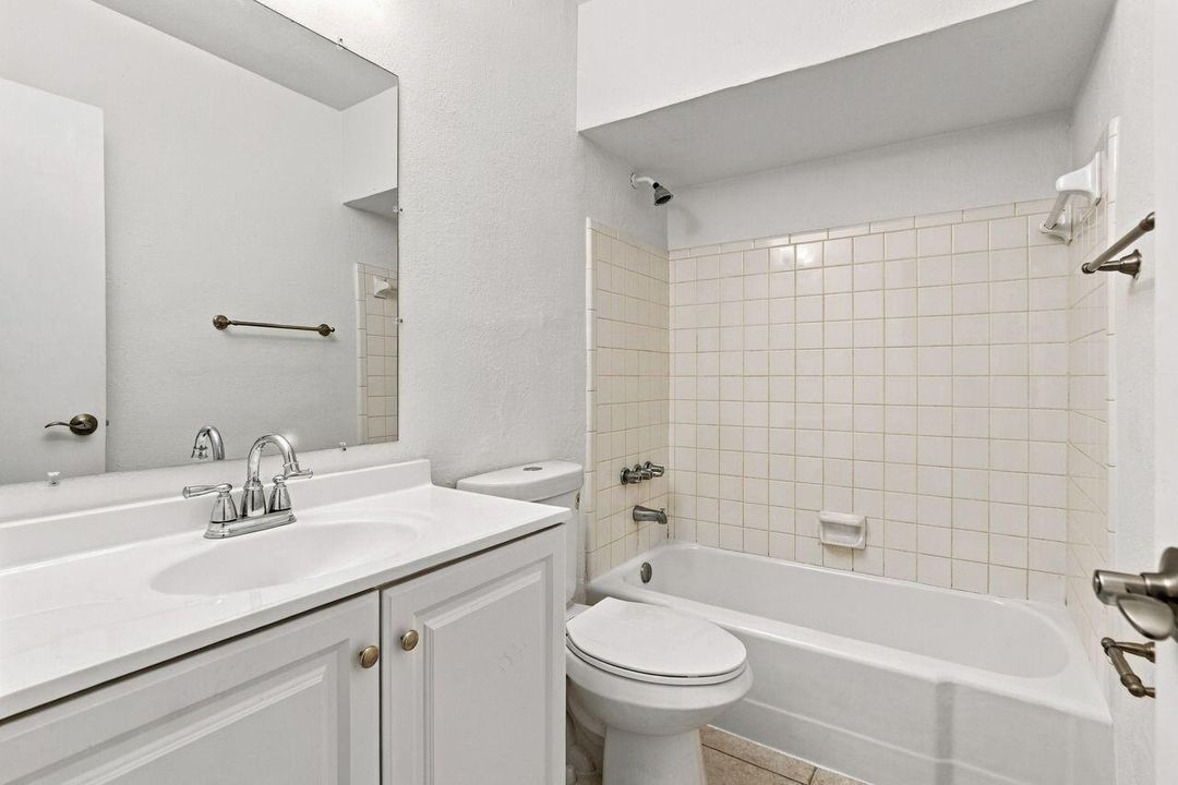 4529_NE_21st_Ave__018