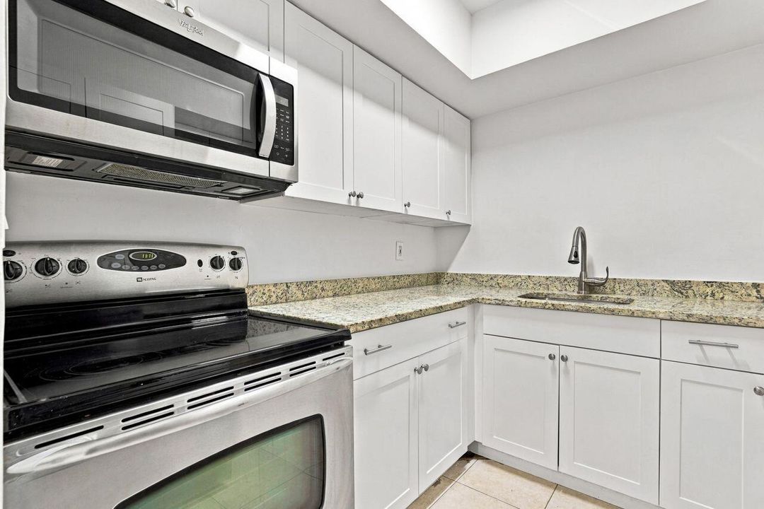 4529_NE_21st_Ave__015